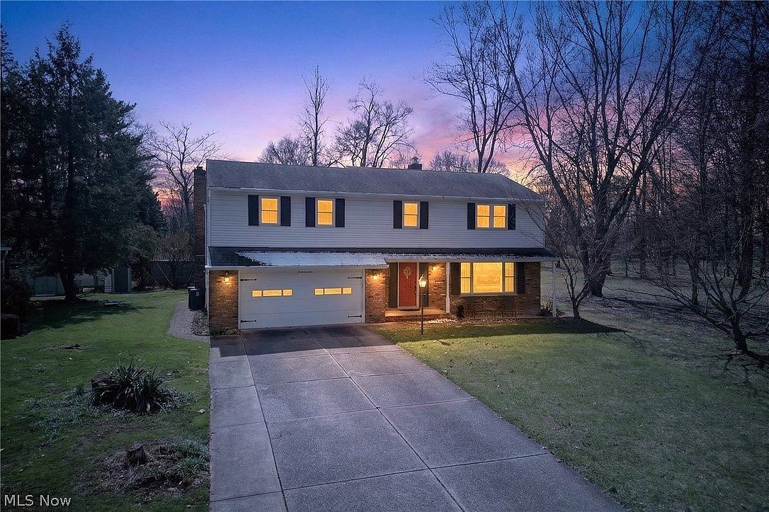 1044 Linden Ln Lyndhurst, OH 44124 - Thumbnail 2