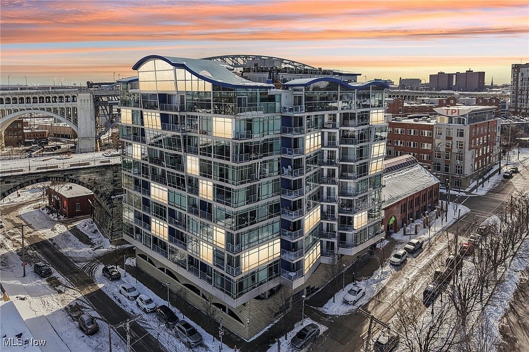 1237 Washington Ave APT 611 Cleveland, OH 44113 - Thumbnail 2