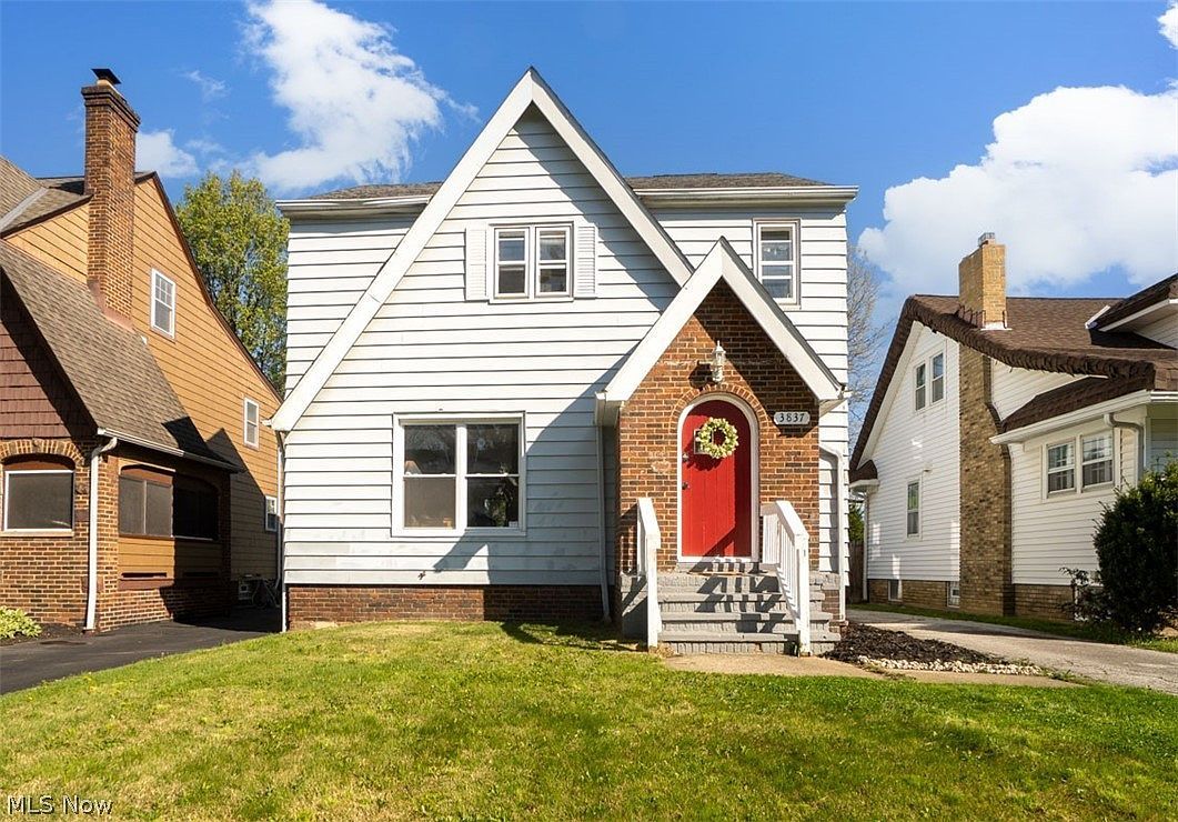 3837 Woodridge Rd Cleveland Heights, OH 44121  | Single Family