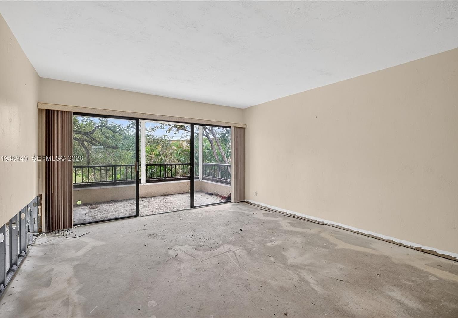 6060 S Falls Circle Dr APT 306 Lauderhill, FL 33319 - Thumbnail 2