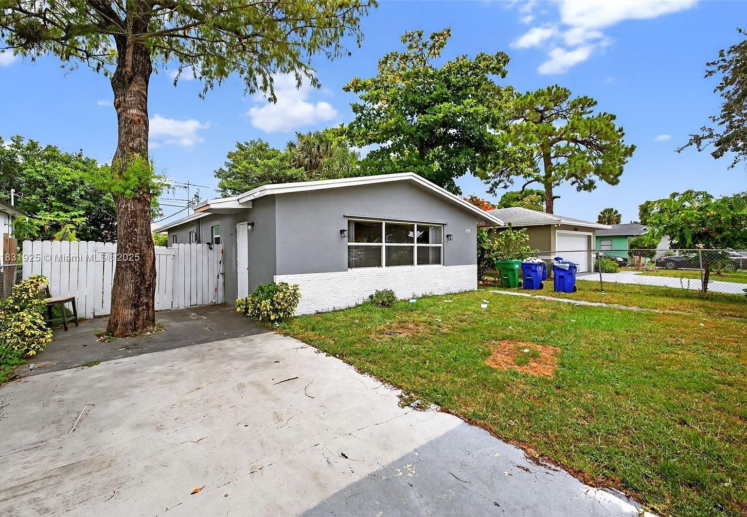 2779 NW 9th Pl Fort Lauderdale, FL 33311 - Thumbnail 2