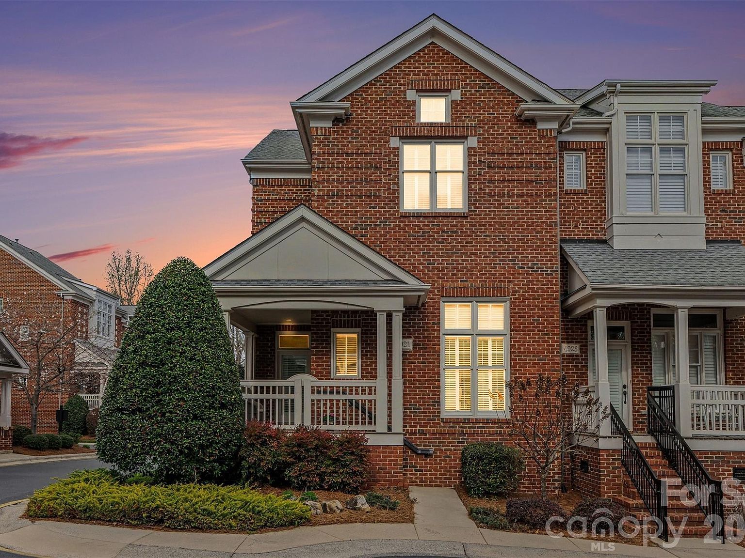 4921 S Hill View Dr Charlotte, NC 28210 - Thumbnail 2