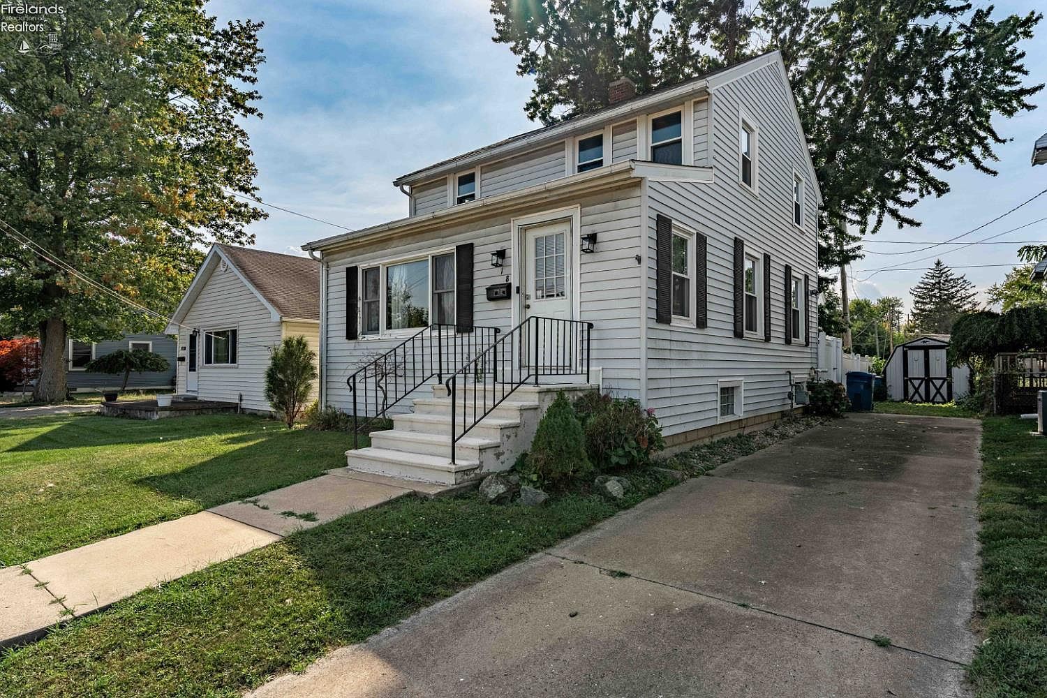 218 Elm St Pt Clinton, OH 43452 - Thumbnail 2