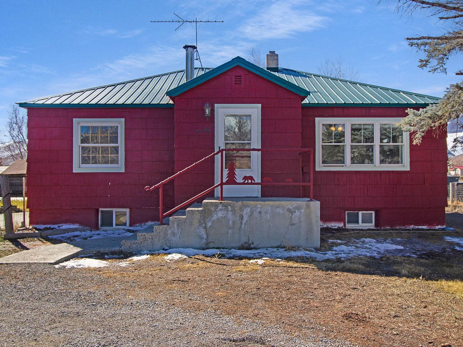 402 E Custer St Mackay, ID 83251 - Thumbnail 2