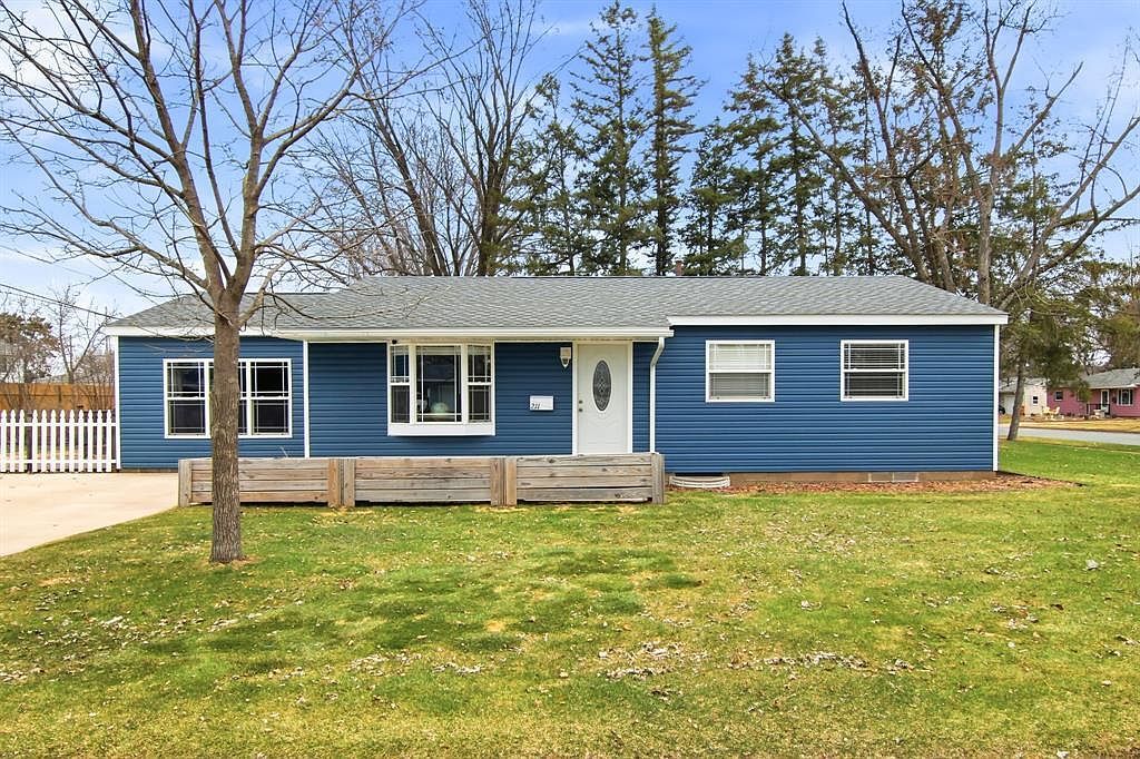 211 11th St W Altoona, WI 54720  | Single Family