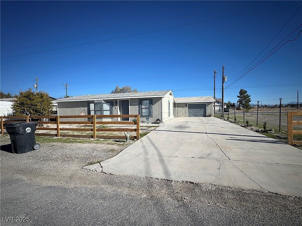 1111 S Comstock Cir E Pahrump, NV 89048 - Thumbnail 2