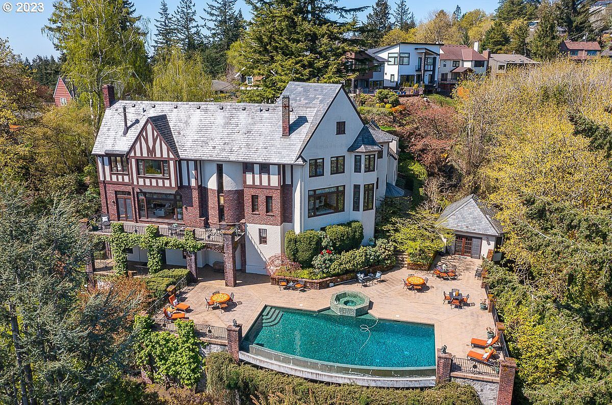 5570 SW Menefee Dr Portland, OR 97239 - Thumbnail 2