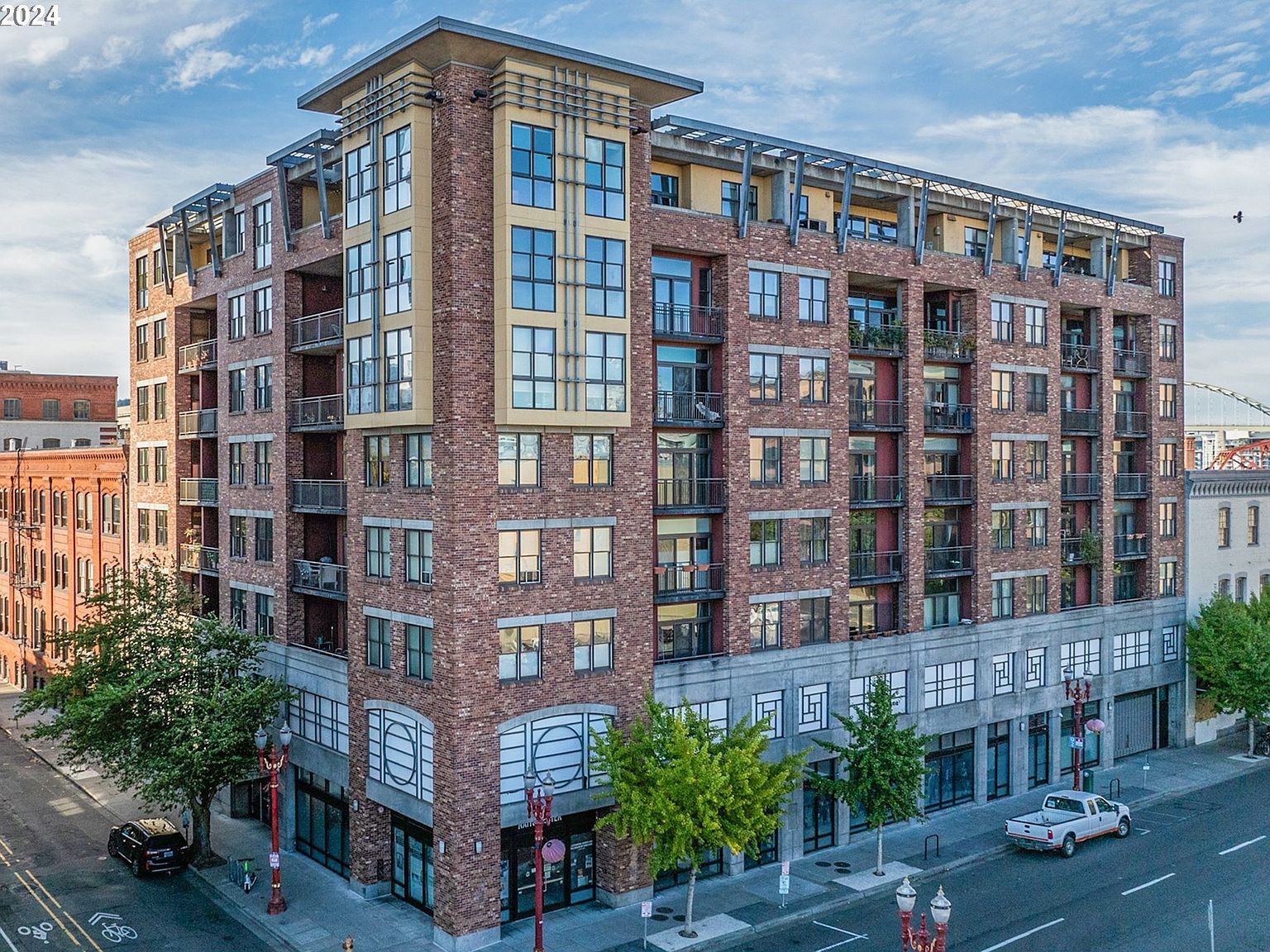 411 NW Flanders St APT 805 Portland, OR 97209 - Thumbnail 2