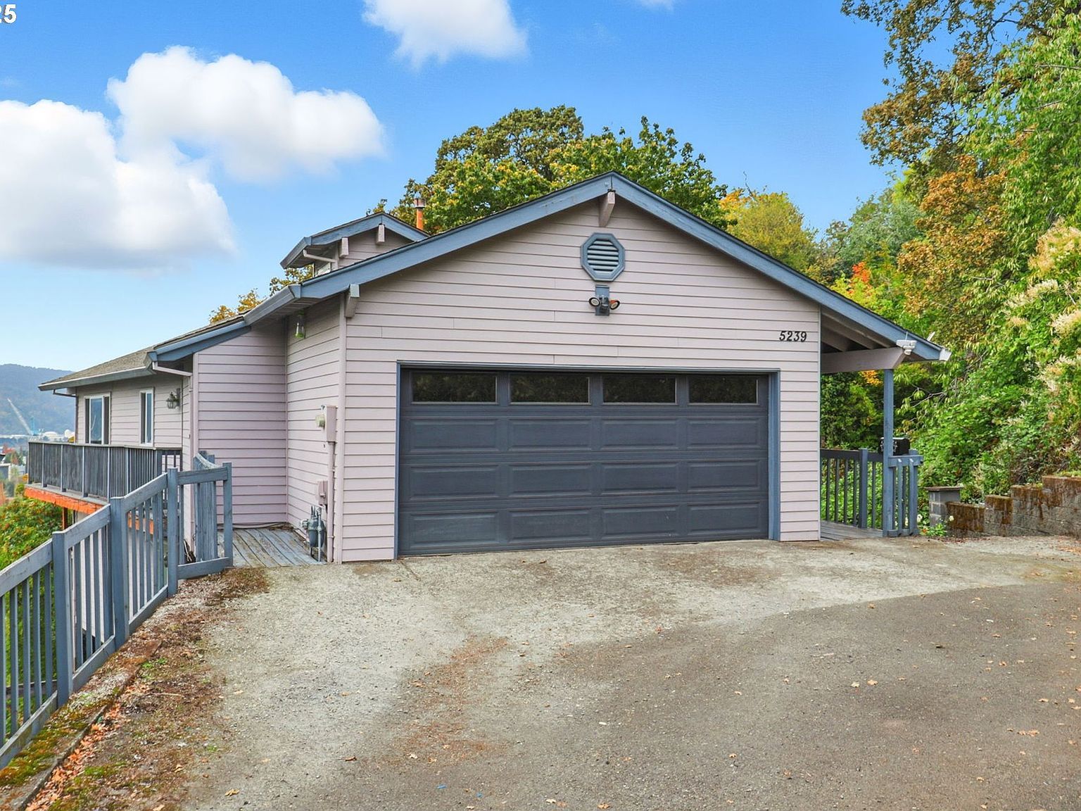 5239 N Emerson Dr Portland, OR 97217 - Thumbnail 2