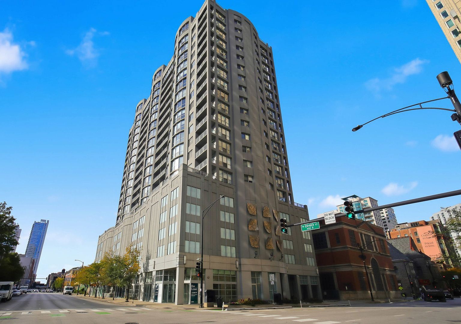 600 N Dearborn St APT 1812 Chicago, IL 60654 - Thumbnail 2