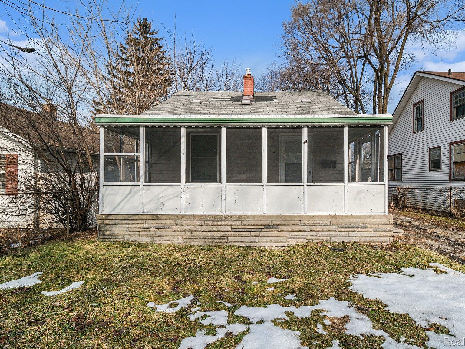 40 W Strathmore Ave Pontiac, MI 48340 - Thumbnail 2