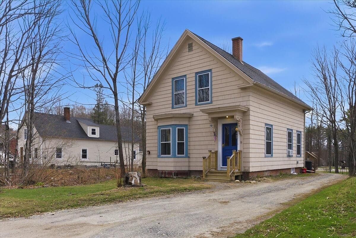 11 Elmwood Rd Auburn, ME 04210, 4210