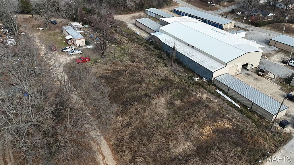 2057 Cravens Ln Poplar Bluff, MO 63901 - Thumbnail 2