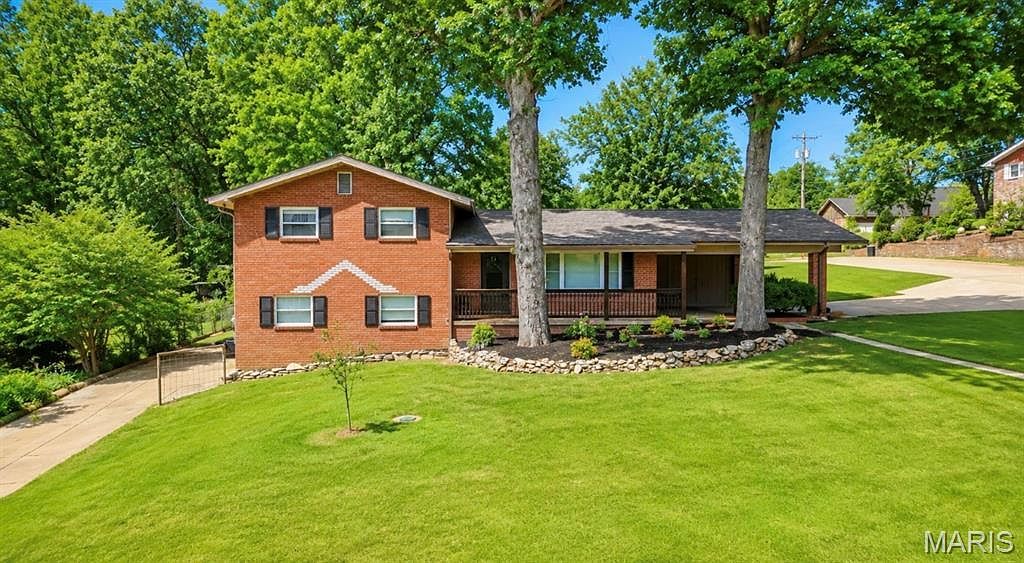 1945 Woodhaven Rd Poplar Bluff, MO 63901, 63901