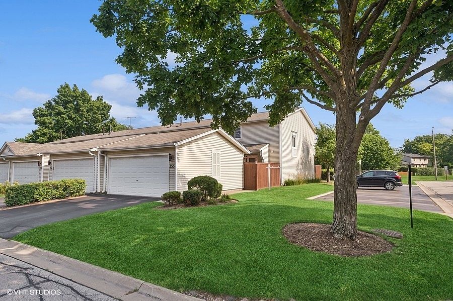 355 Hazelwood Ter Buffalo Grove, IL 60089 - Thumbnail 2