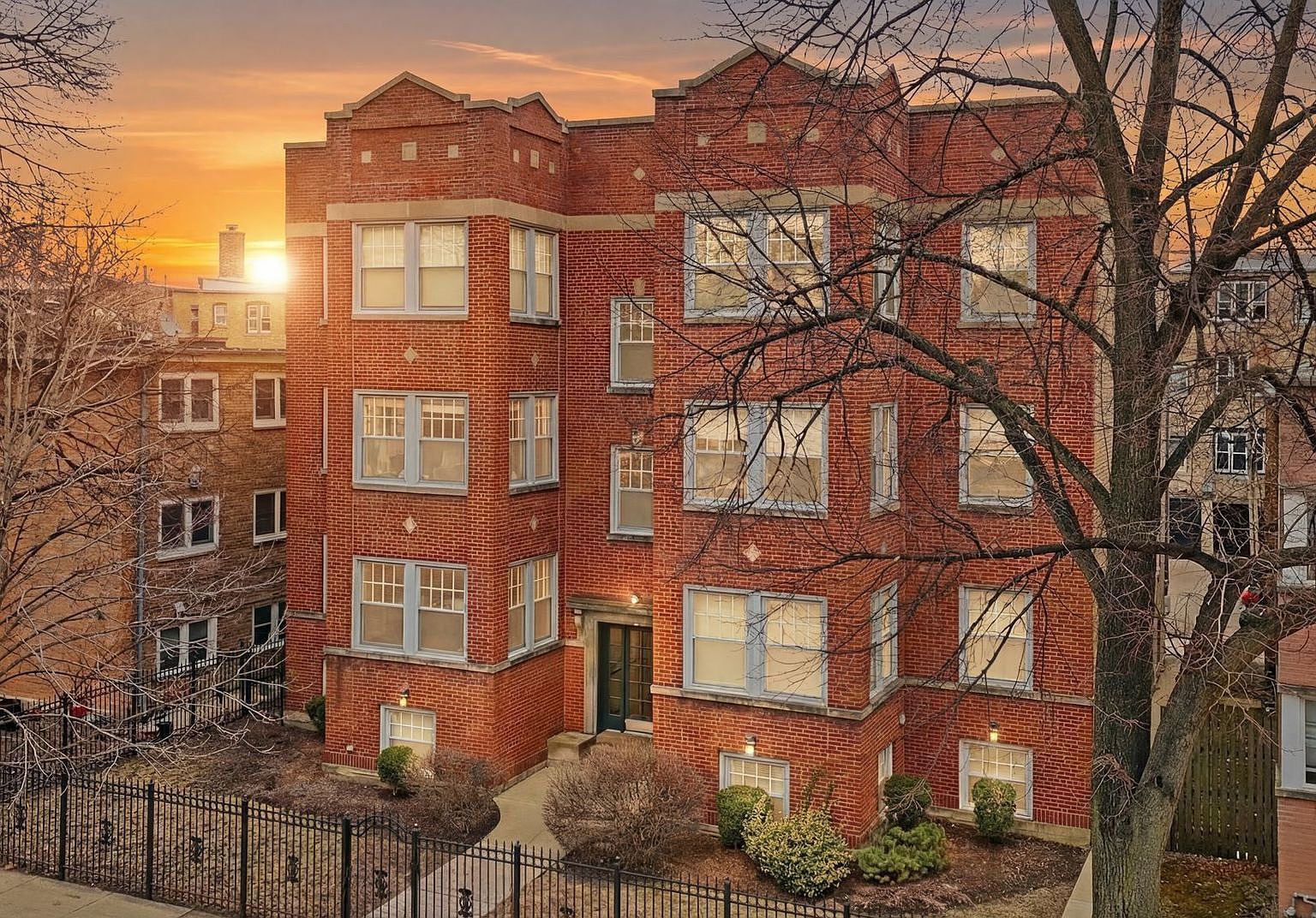 121 Callan Ave APT 3S Evanston, IL 60202 - Thumbnail 2