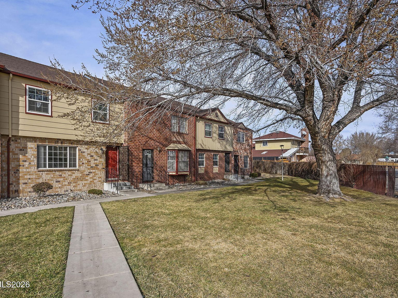 483 Beacon Hill Ct APT 16D Sparks, NV 89431 - Thumbnail 2