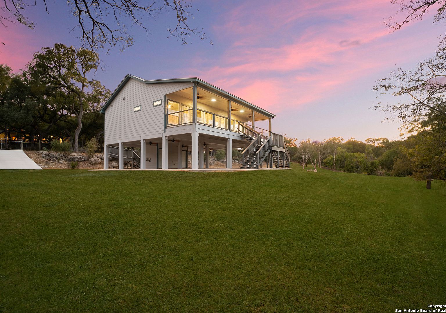 1245 Phantom Rider Trl Spring Branch, TX 78070 - Thumbnail 2