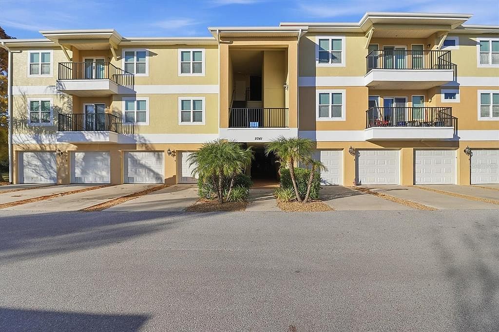 5041 Royal Palms Way APT 202 New Port Richey, FL 34652 - Thumbnail 2