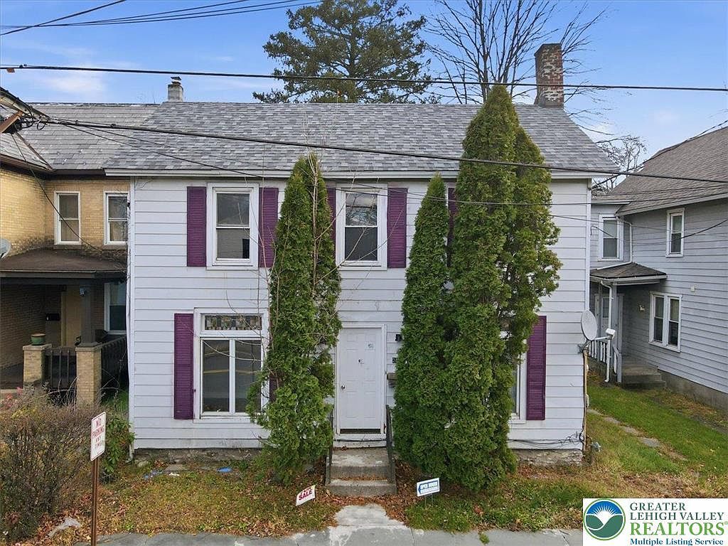 202 N Courtland St #1 & 2 East Stroudsburg, PA 18301 - Thumbnail 2