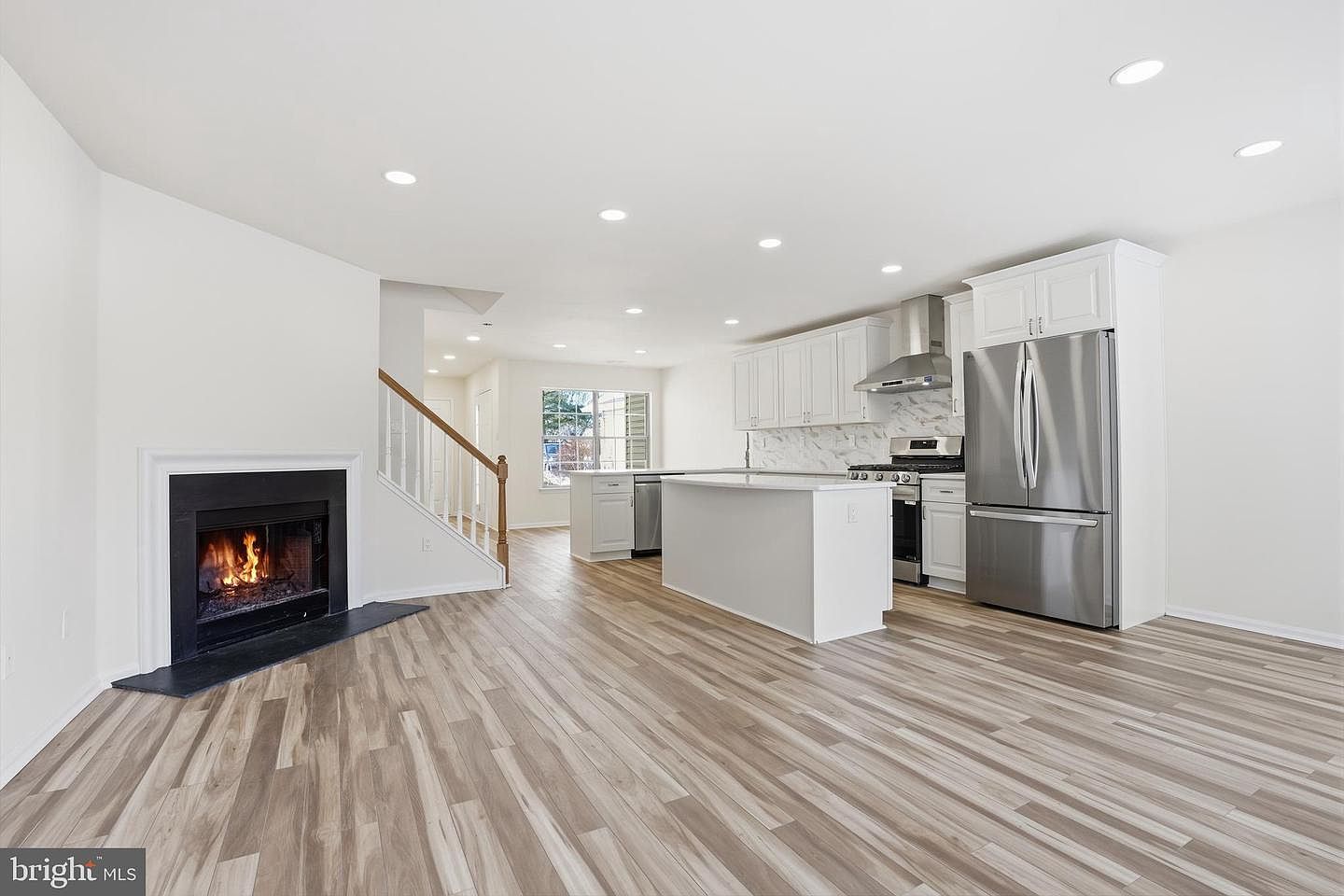 1004 Waterford Rd Yardley, PA 19067 - Thumbnail 2