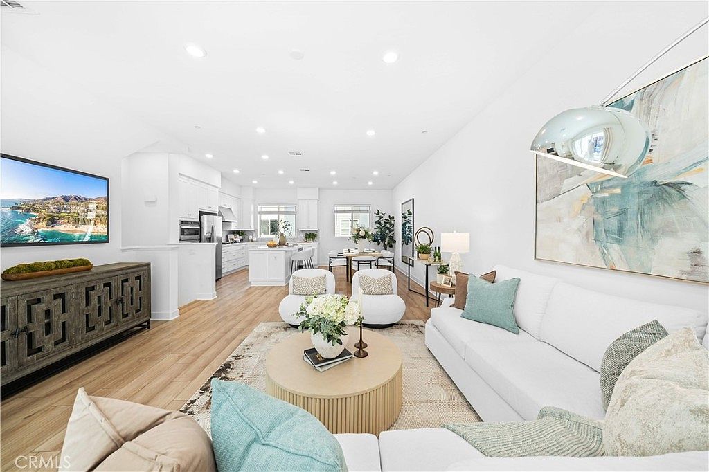 344 Tank Irvine, CA 92618 - Thumbnail 2