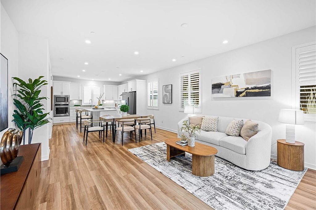 620 Cardiff Reef Costa Mesa, CA 92627 - Thumbnail 2