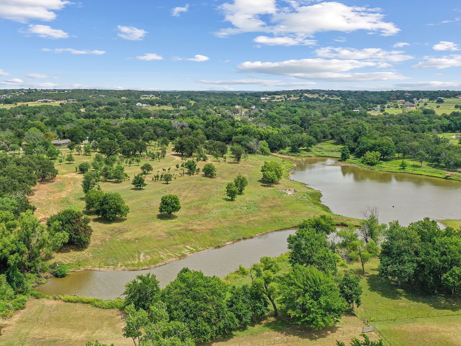 250 Lakeview Ct Weatherford, TX 76088 - Thumbnail 2