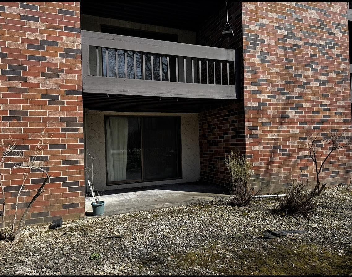 2470 W Good Hope Rd Unit 165 Glendale, WI 53209, 53209