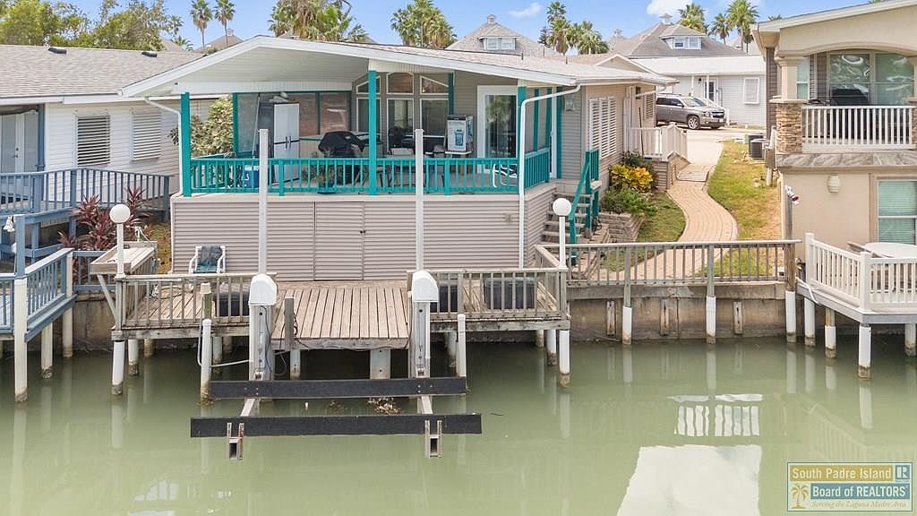 822 W Oyster Dr Port Isabel, TX 78578 - Thumbnail 2