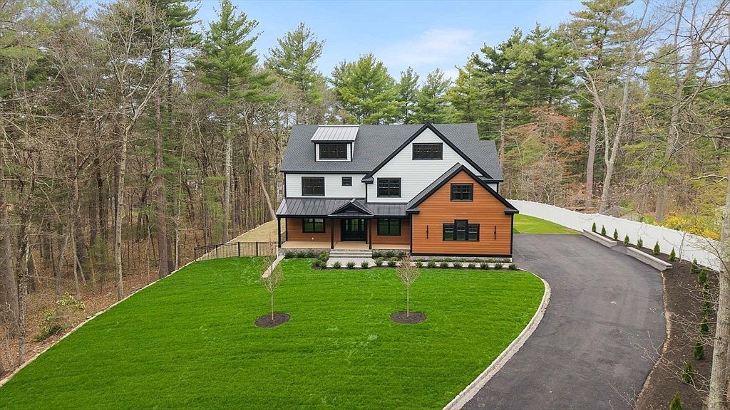 71 Walpole St Dover, MA 02030, 2030