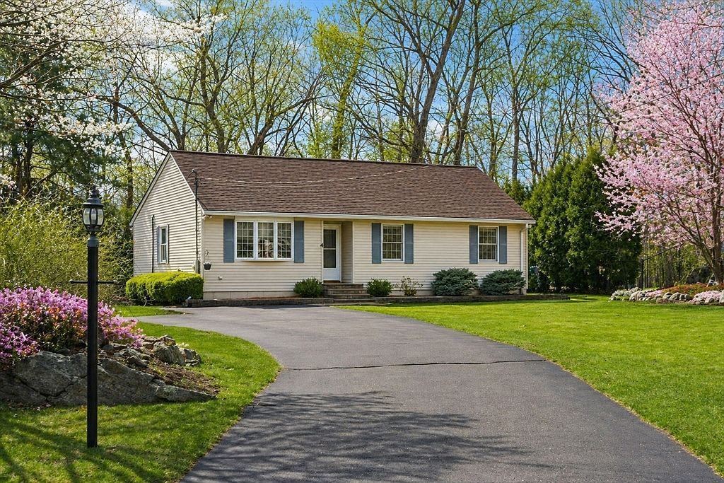4 Dorianna Cir Shrewsbury, MA 01545  | Single Family