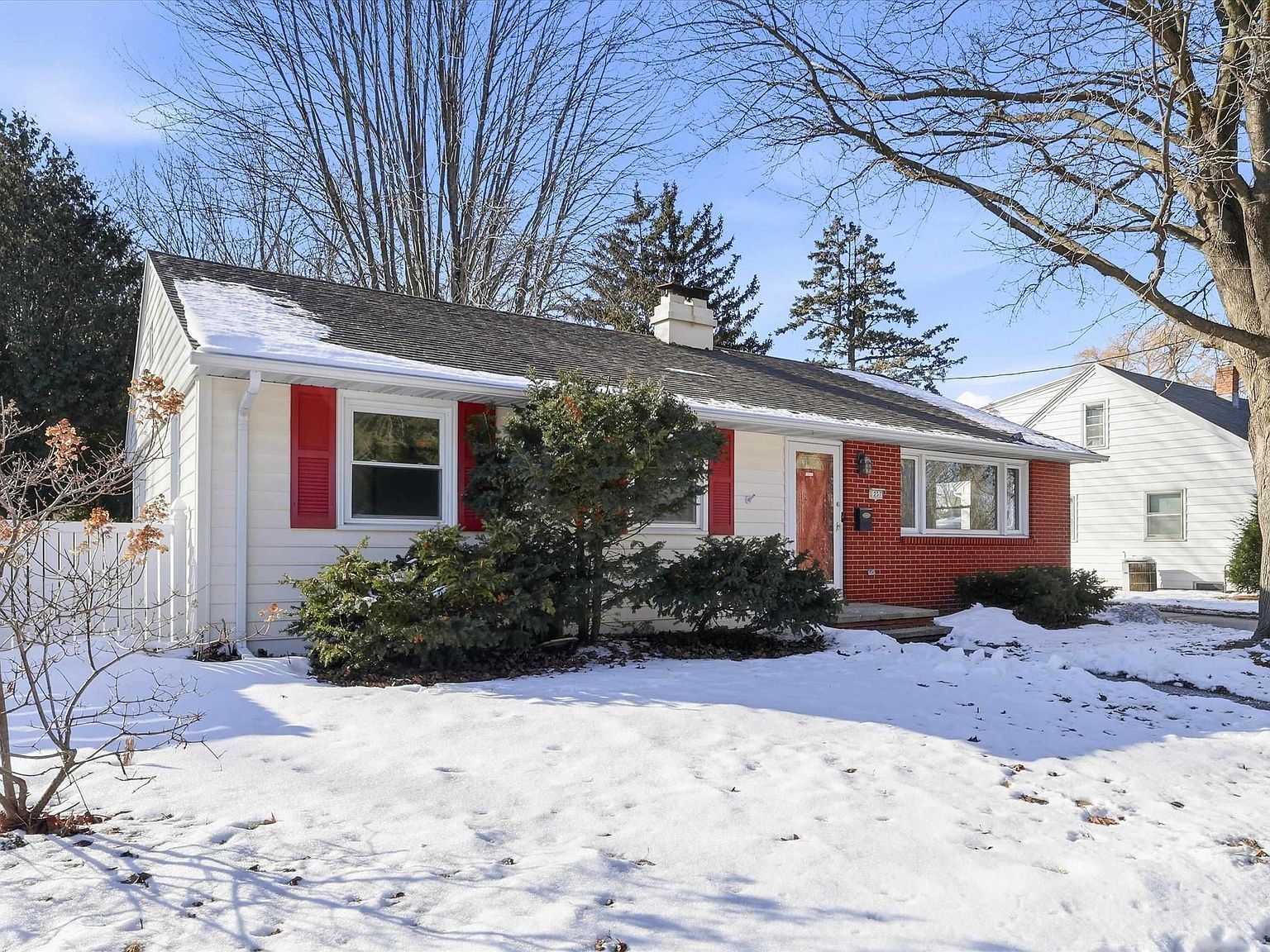 1237 E Calumet St Appleton, WI 54915 - Thumbnail 2