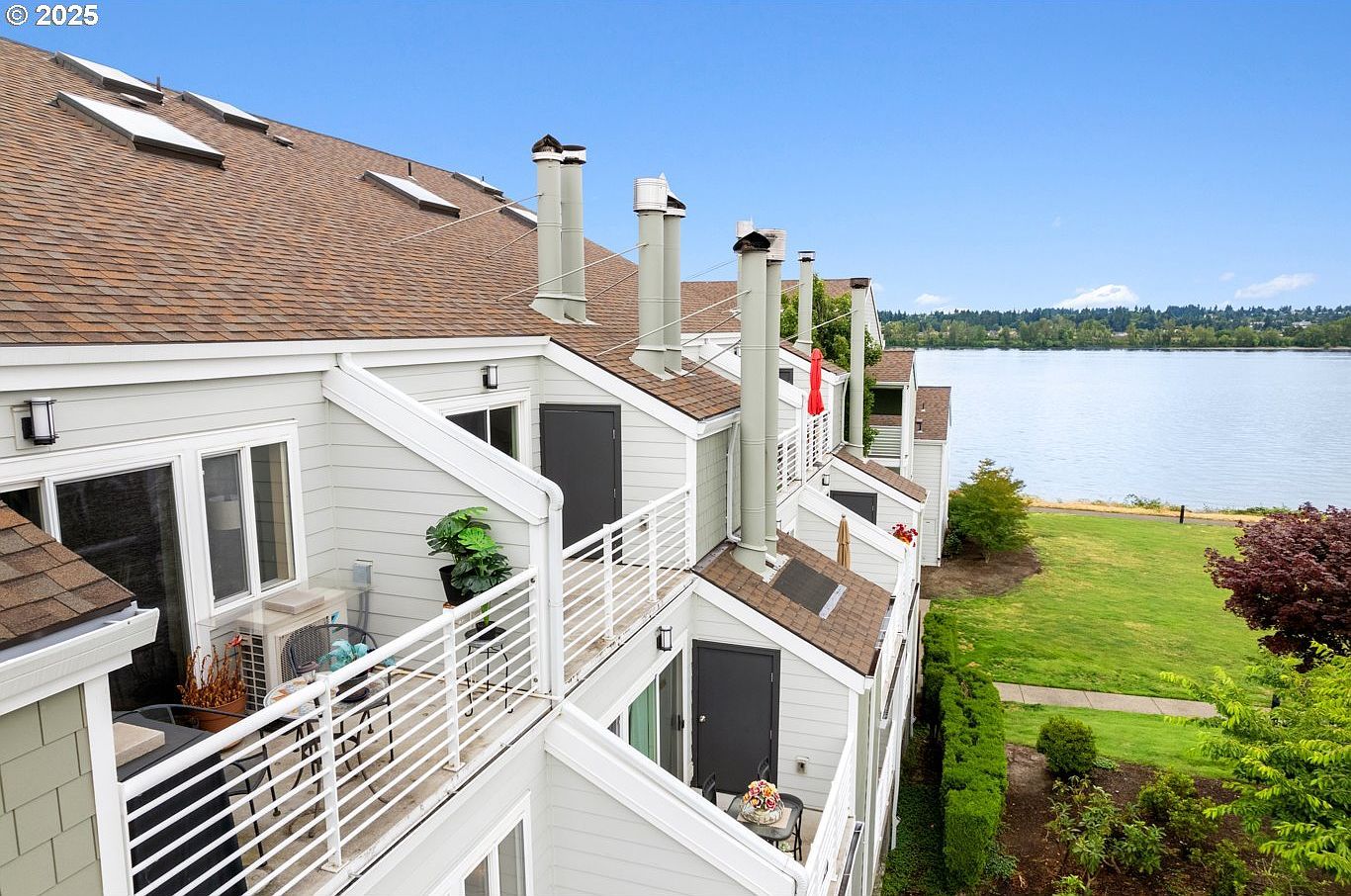 275 N Hayden Bay Dr #275 Portland, OR 97217 - Thumbnail 2