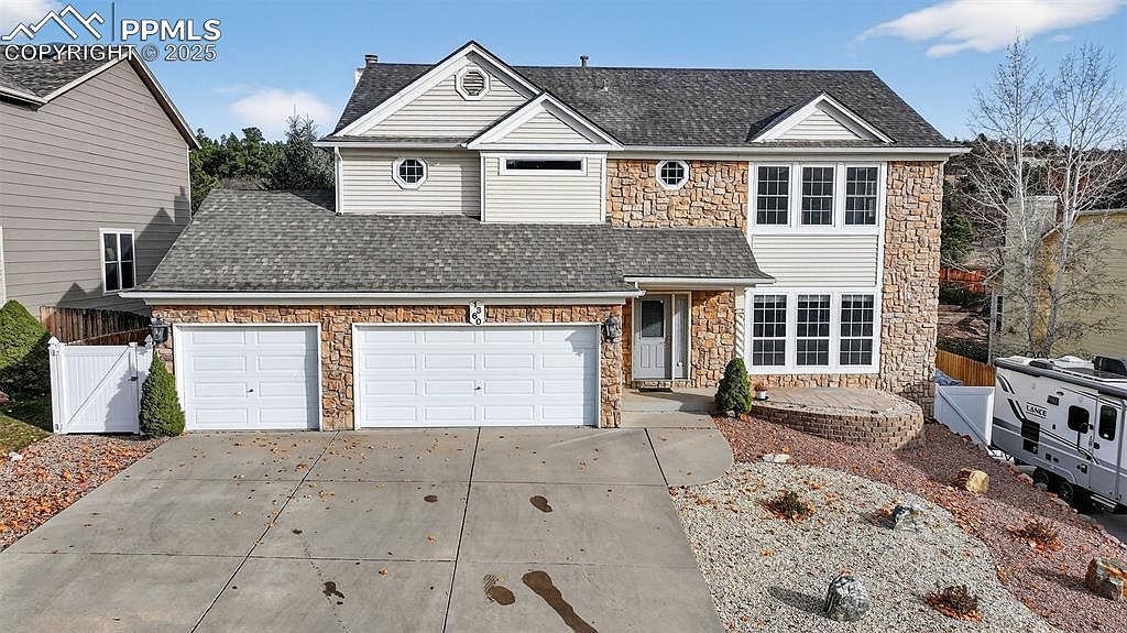 1360 Dancing Horse Dr Colorado Springs, CO 80919 - Thumbnail 2