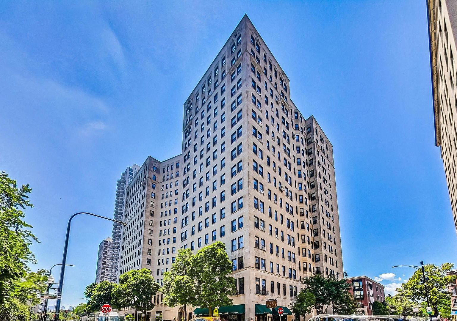 2000 N Lincoln Park W #1404 Chicago, IL 60614 - Thumbnail 2