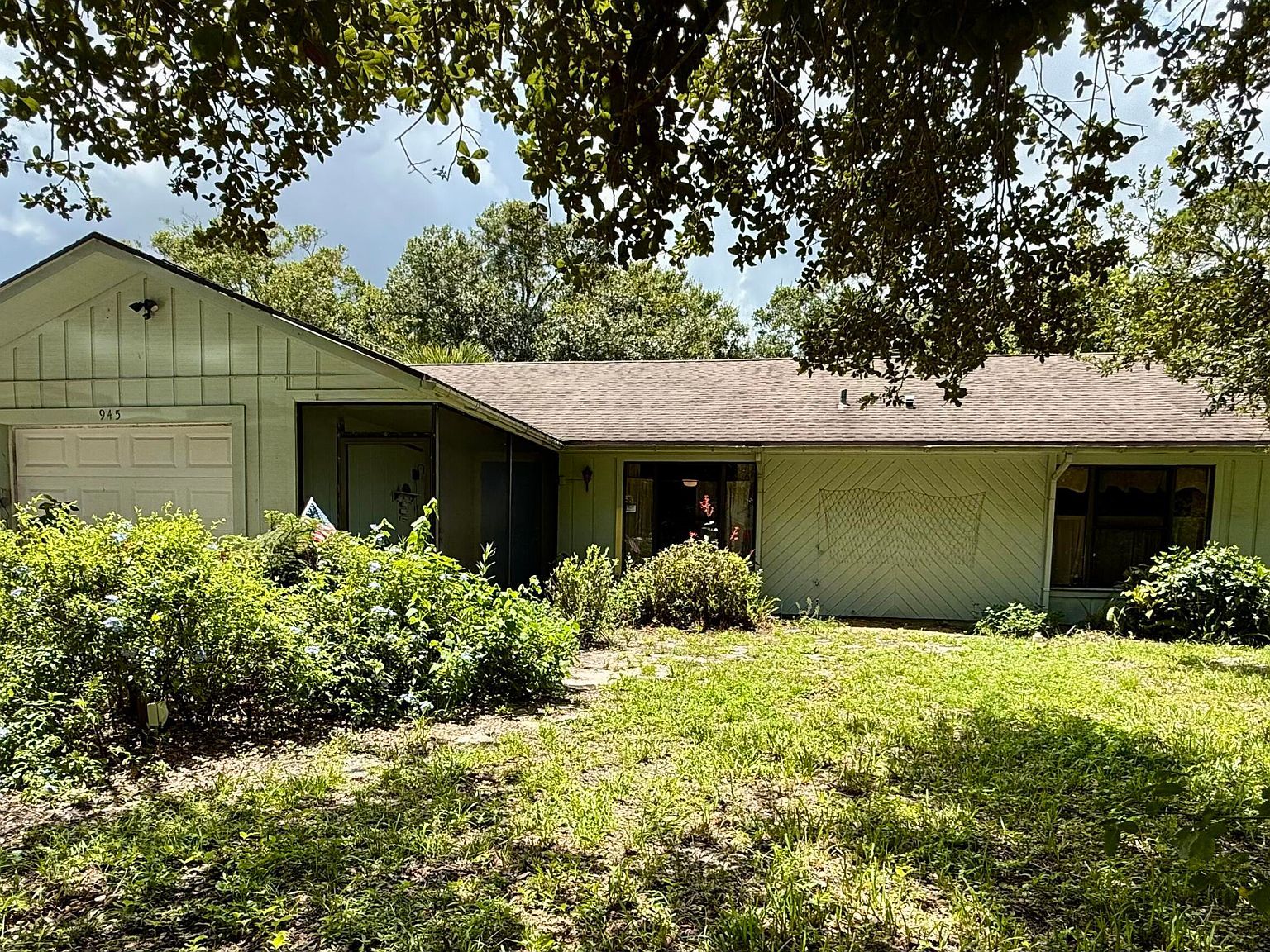 945 33rd Ave SW Vero Beach, FL 32968 - Thumbnail 2