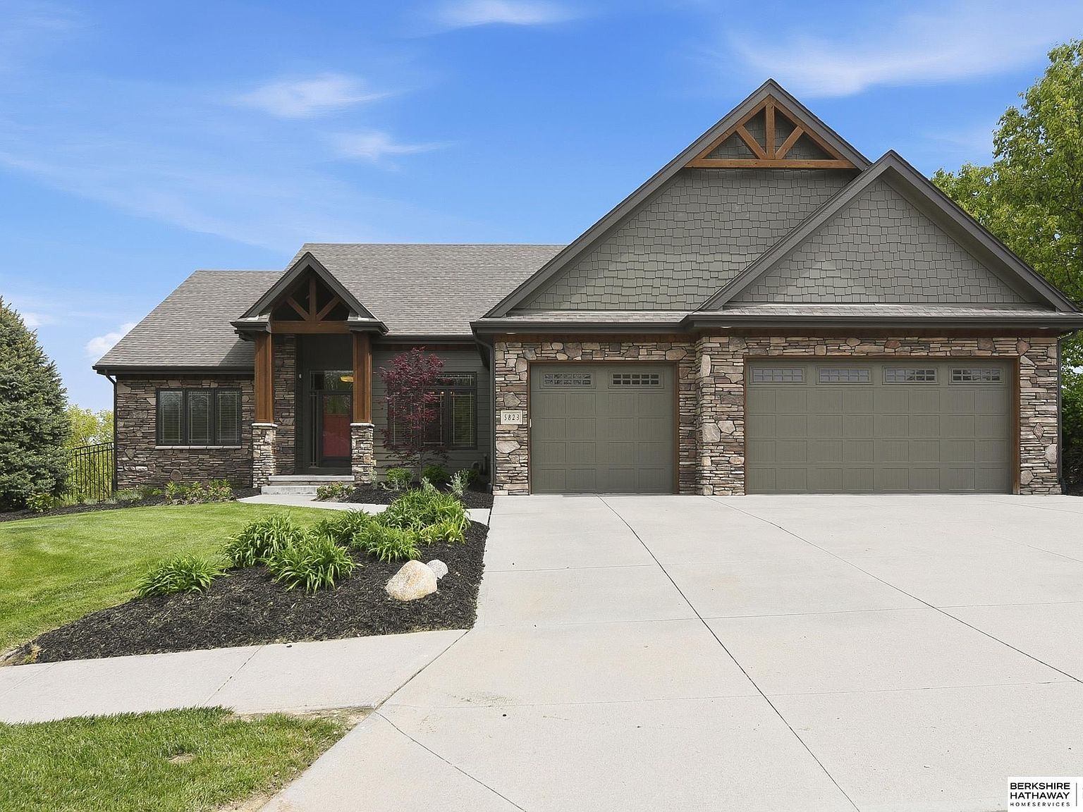 5823 S 238th St Elkhorn, NE 68022, 68022