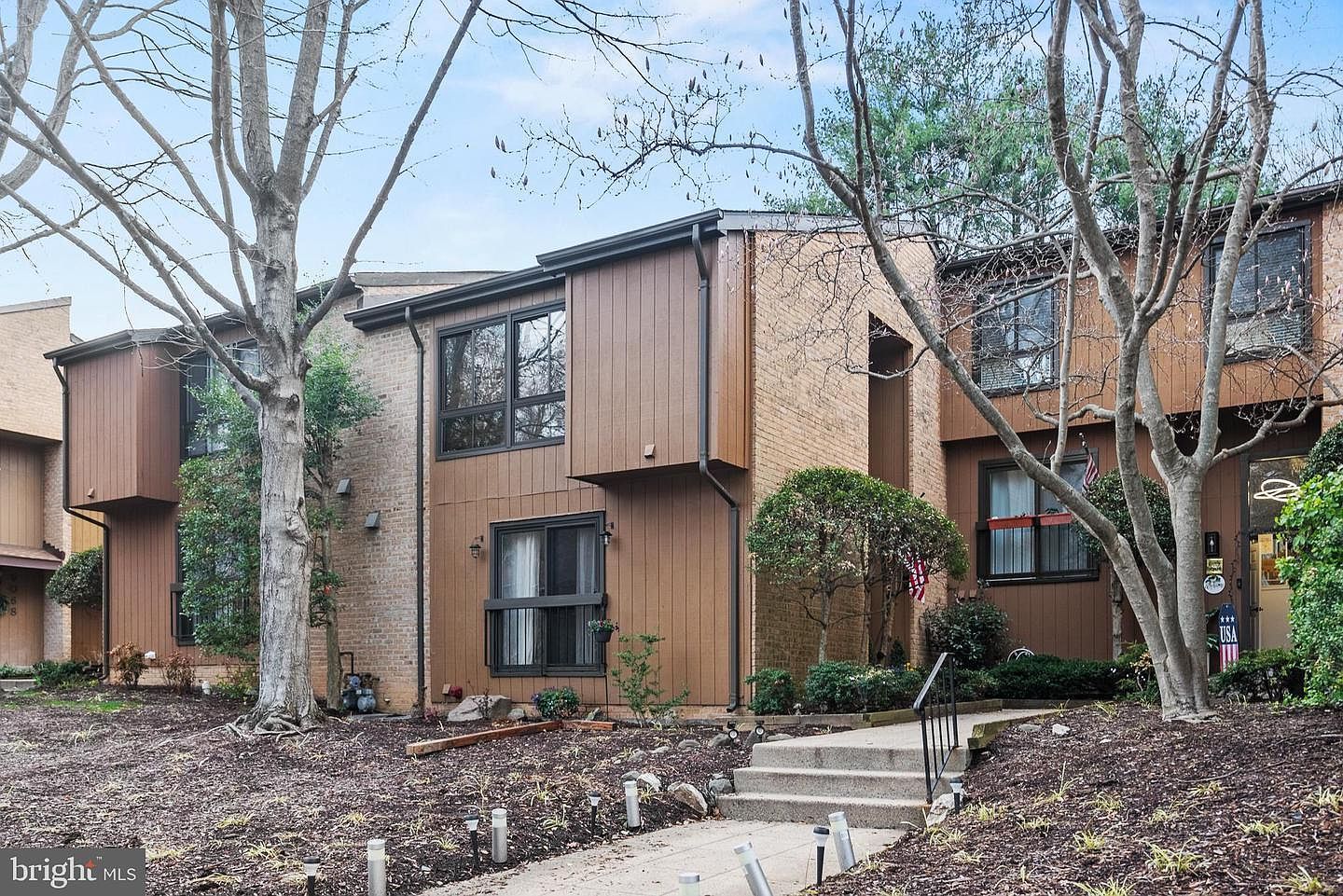 9060 Blarney Stone Dr Springfield, VA 22152 - Thumbnail 2