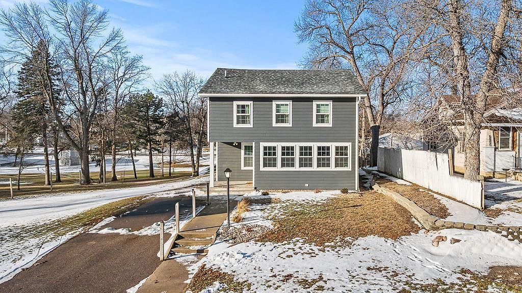 213 N Harold St Ivanhoe, MN 56142 - Thumbnail 2