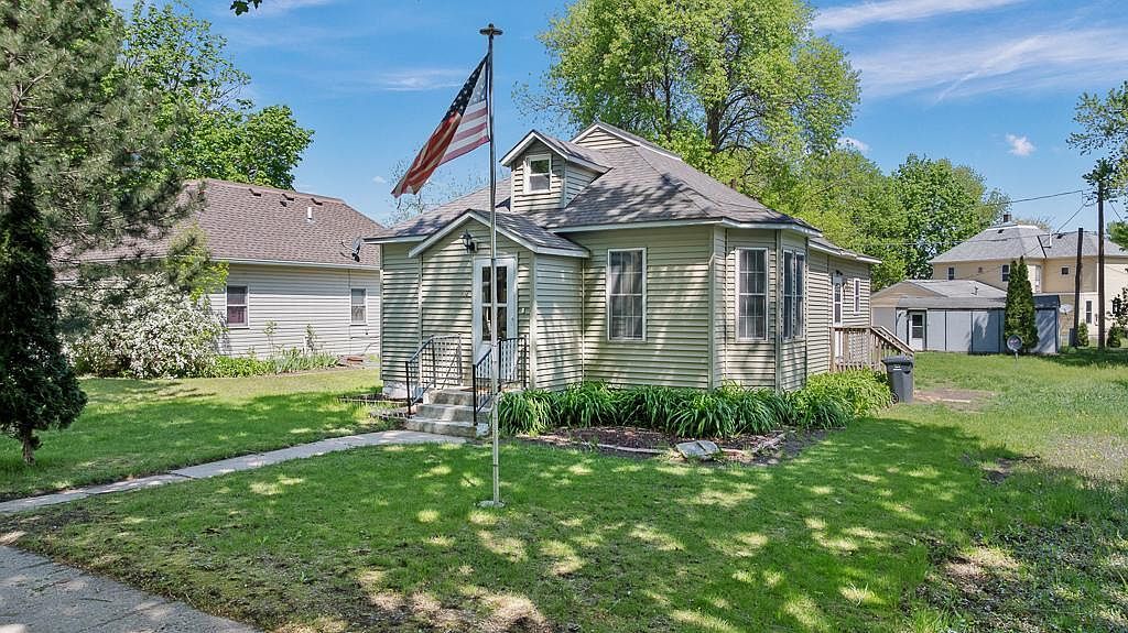 102 E Lyon St Minneota, MN 56264, 56264