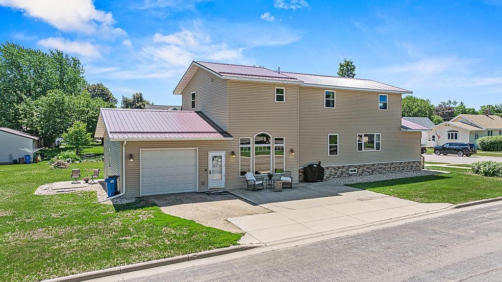 313 7th St W Canby, MN 56220, 56220