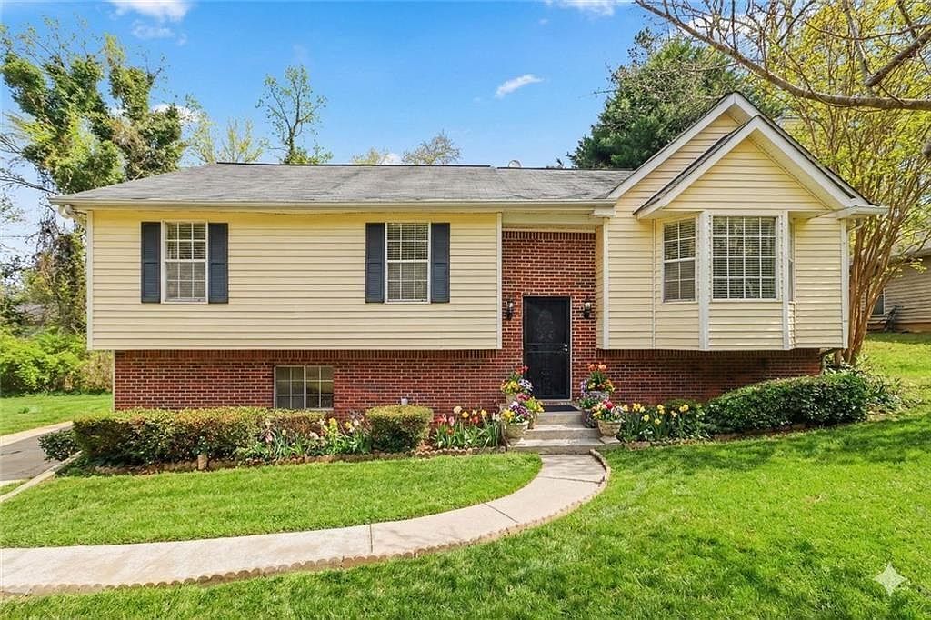 6811 Edmonton Ct Lithonia, GA 30058 - Thumbnail 2