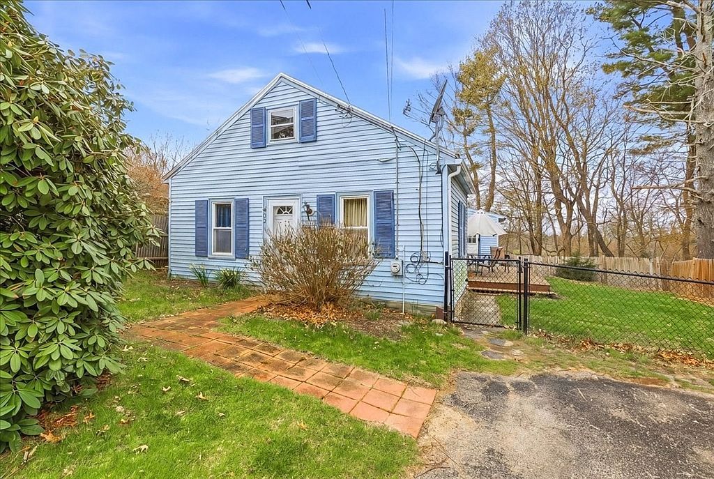 32 Elm Ave Holbrook, MA 02343  | Single Family