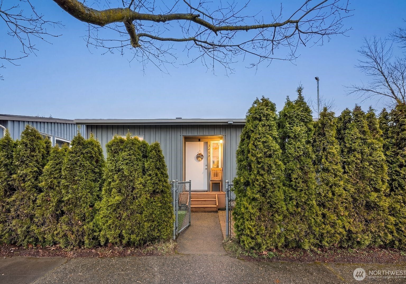 9452 25th Ave SW Seattle, WA 98106 - Thumbnail 2