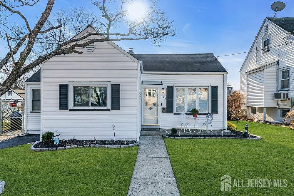 135 High St Piscataway, NJ 08854 - Thumbnail 2