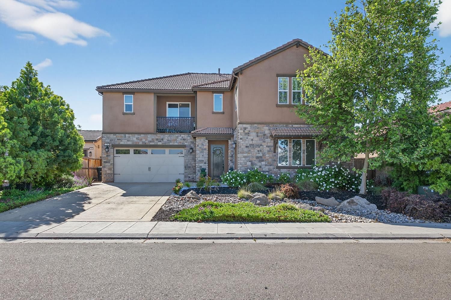 638 Mesa Dr S Madera, CA 93636  | Single Family