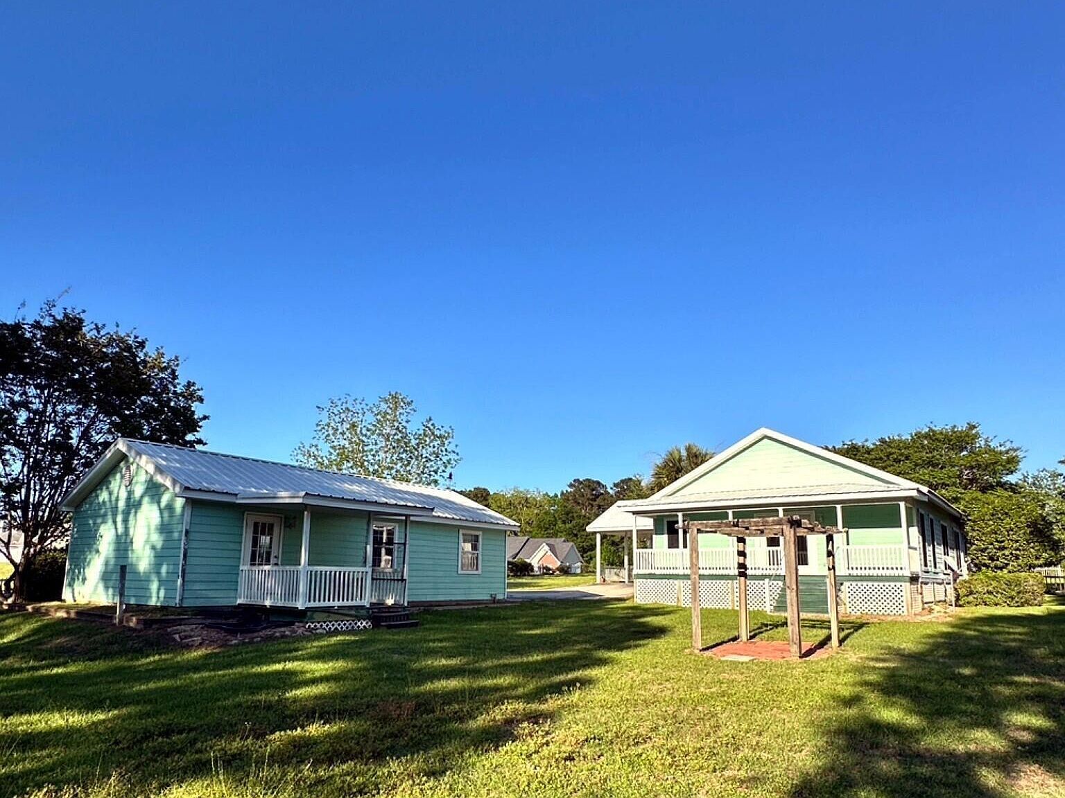 7 Cottage Ln Carriere, MS 39426  | Single Family