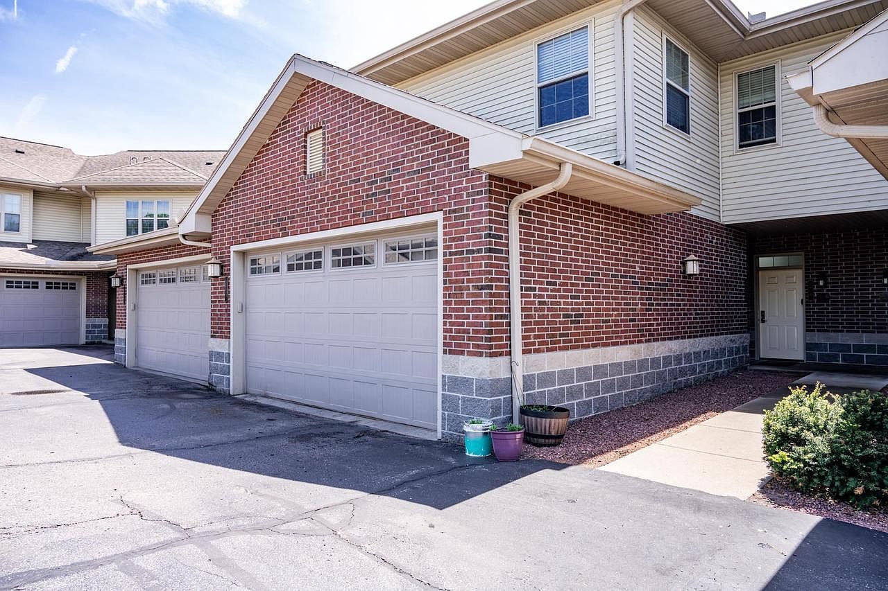 670 E Lake Ave #203 Wisconsin Dells, WI 53965, 53965