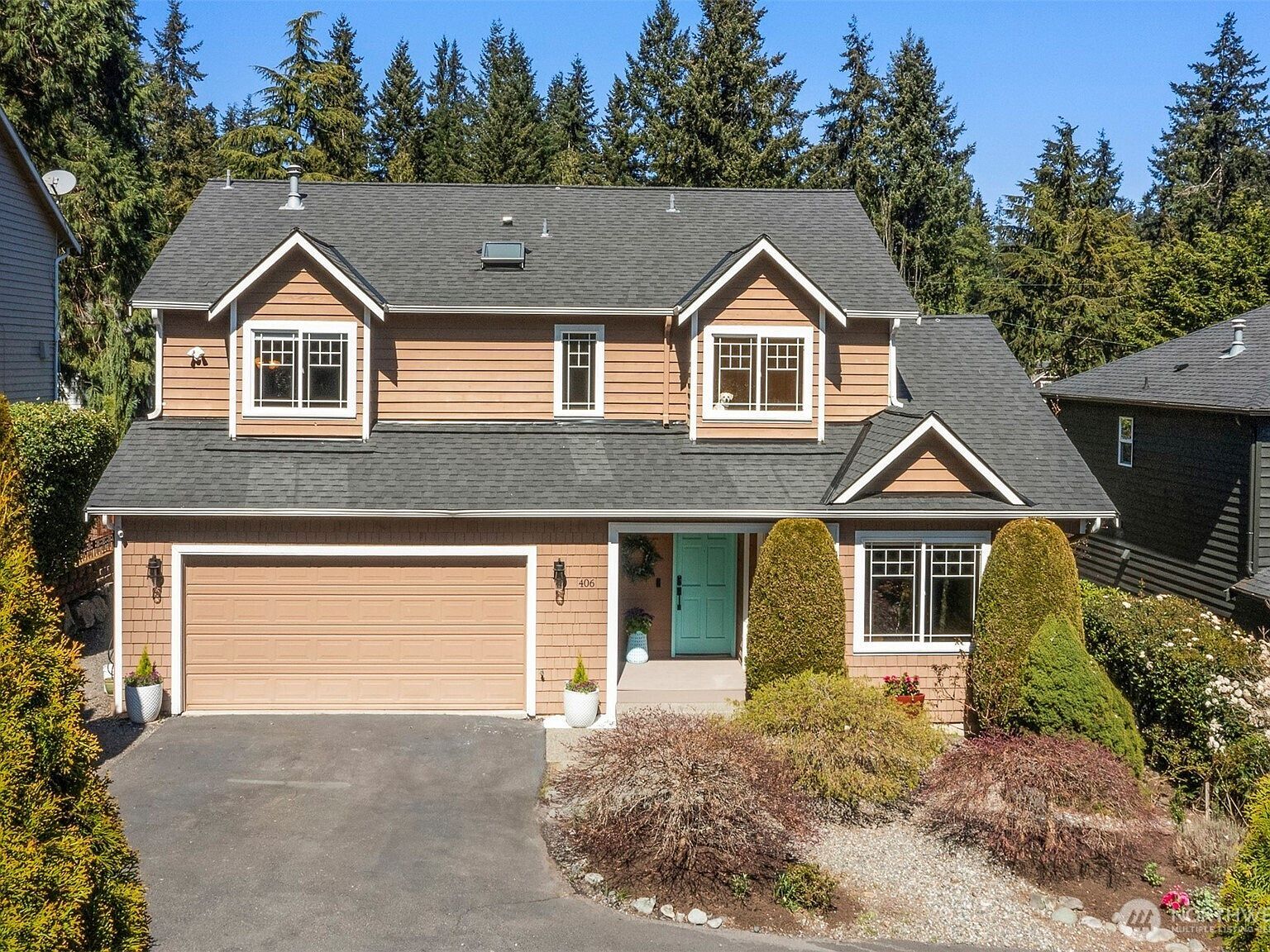 406 N 178th Ln Seattle, WA 98133  | Single Family